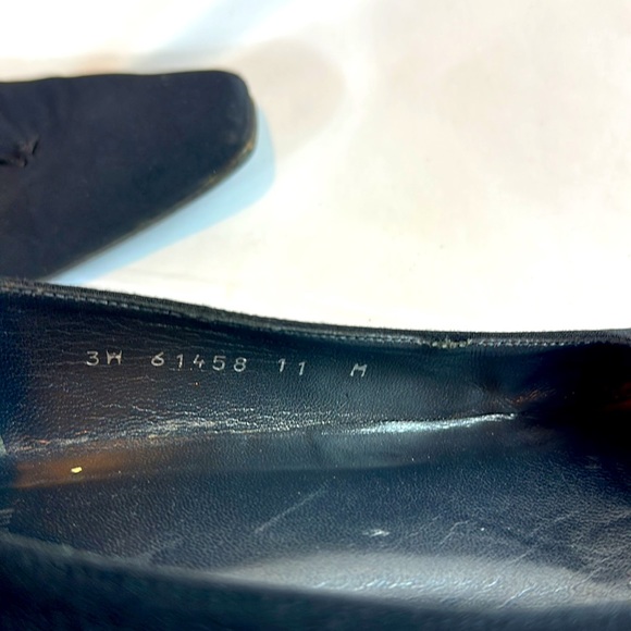 Stuart Weitzman Size 11 Black fabric shoe with patten leather kitten heel. - Picture 9 of 12